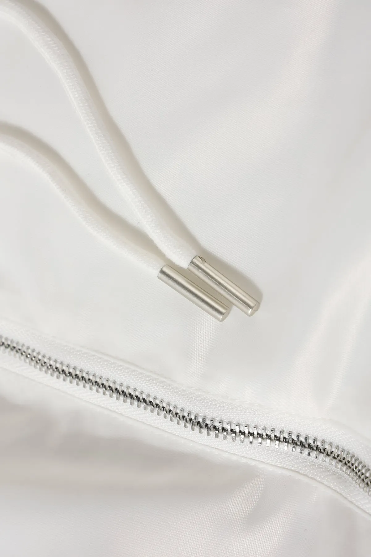 Tote&Carry Zenith jacket in White